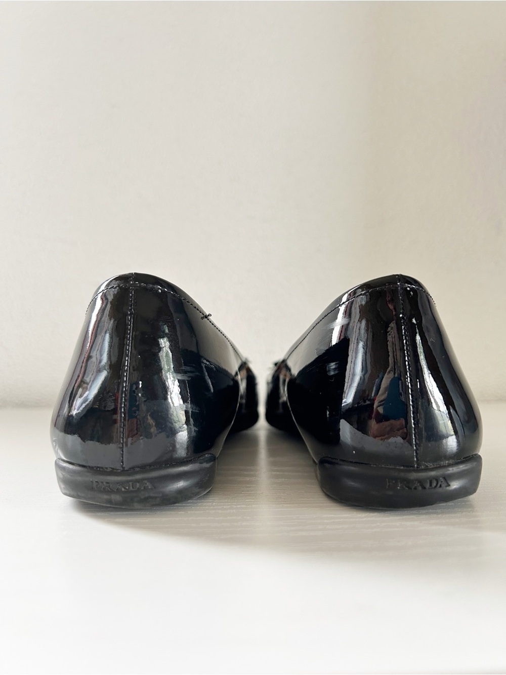 Prada Black Triangle Logo Patent Leather Ballet Flats Pointed Toe Bow Size EU 39 - Picture 10 of 14